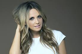 book Carly Pearce