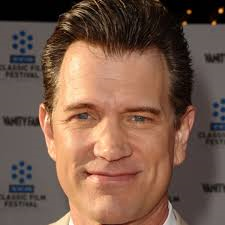 Book Chris Isaak