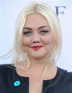 Booking Elle King