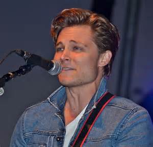 Booking Frankie Ballard