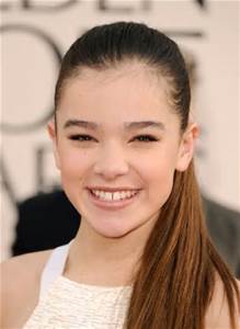 Booking Hailee Steinfeld