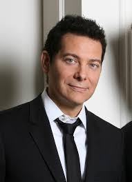 book Michael Feinstein