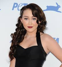 book Noah Cyrus