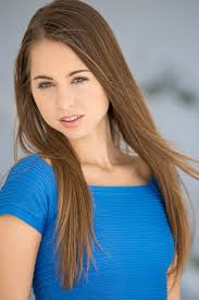 Booking Riley Reid