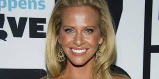 Booking Dina Manzo