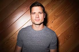 Book Walker Hayes