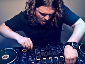 book Tommy Trash