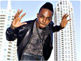 Booking Roscoe Dash