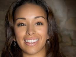 Book Gloria Govan