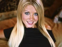 Booking Tara Reid