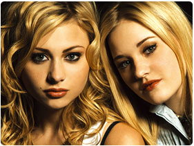 Booking Aly and AJ